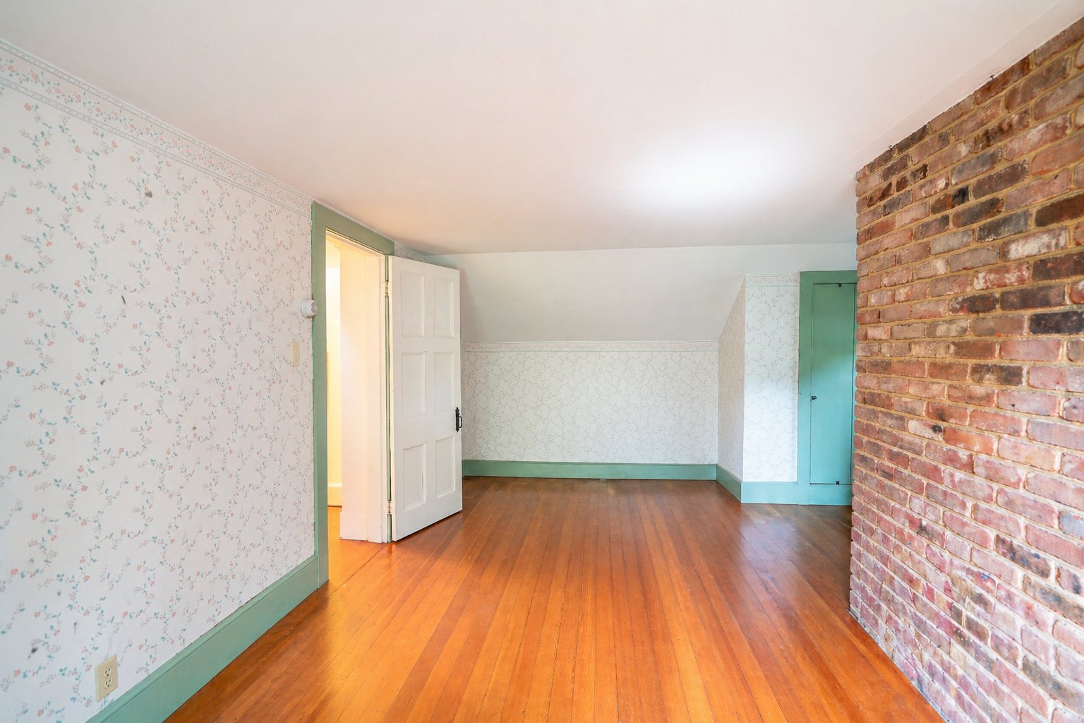 Wallpaper bedroom — as it stands today