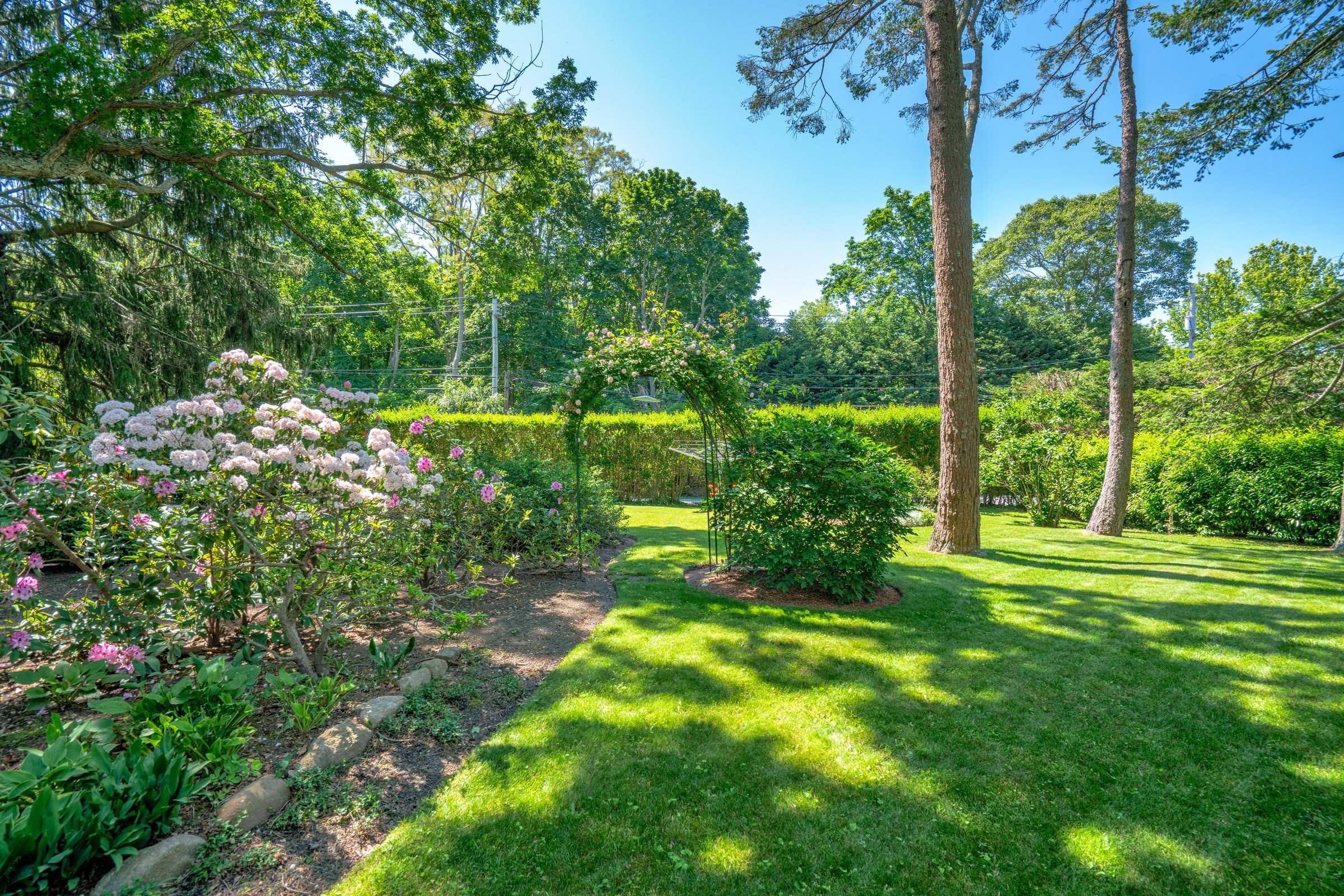 Front facade, side view with shadows